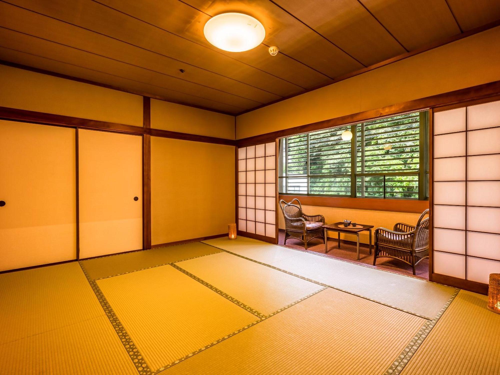Ooedo Onsen Monogatari Awazu Grand เรียวกัง 3*