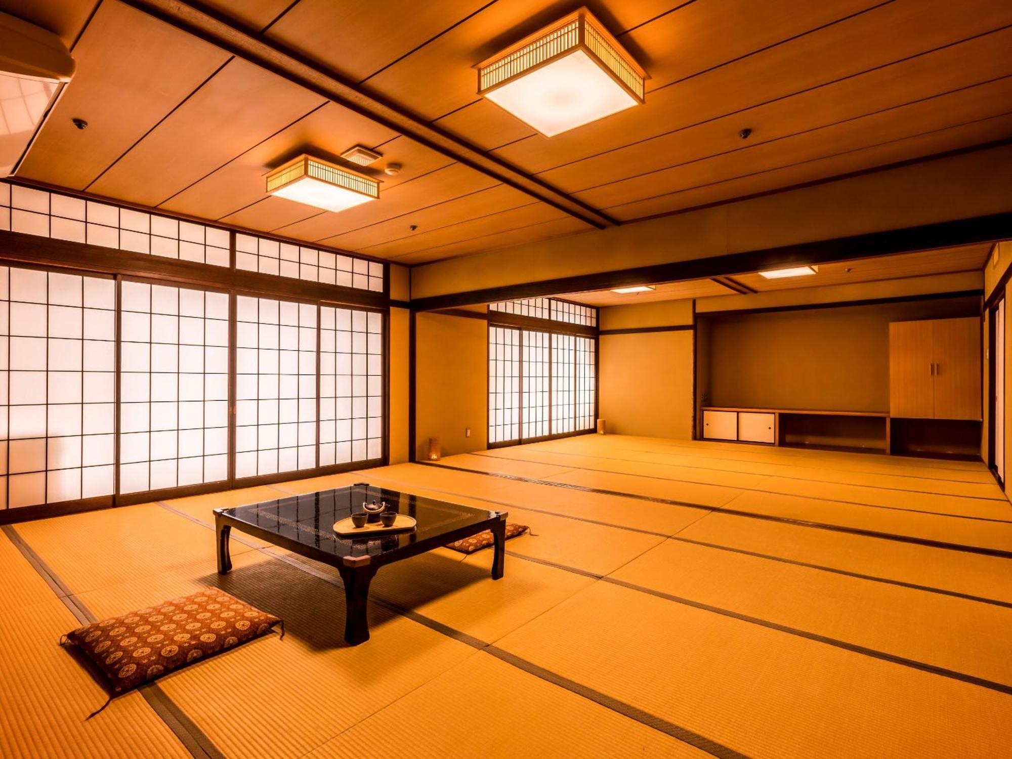 Ooedo Onsen Monogatari Awazu Grand เรียวกัง 3*